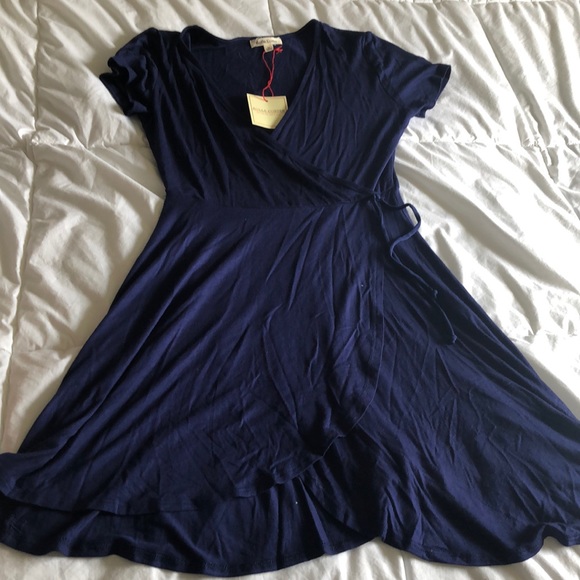 3 for $25 Rolla Coaster size M wrap dress. NWT - Picture 3 of 5
